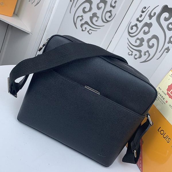 new arrival leather shoulder mens bag messenger bags fashion classic luxury designer crossbody bags retro type men formal shoulder bag
new arrival leather shoulder mens bag messenger bags fashion classic luxury designer crossbody bags retro type men formal shoulder bag