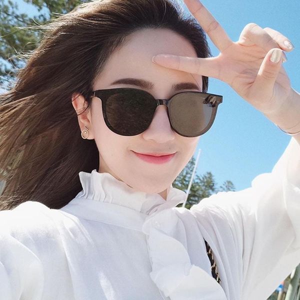 korean fashion retro classic sunglasses female round shape fashion sunglaasses women brand designer price sunglasses girls, White;black
korean fashion retro classic sunglasses female round shape fashion sunglaasses women brand designer price sunglasses girls, White;black