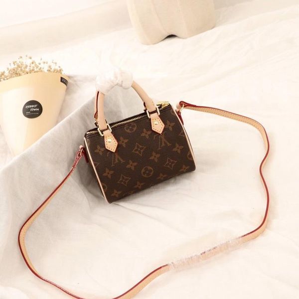 fast delivery womens leather mini handbag totes ladies shoulder bag crossbody bags hand bag designer luxury handbags purses drop ship
fast delivery womens leather mini handbag totes ladies shoulder bag crossbody bags hand bag designer luxury handbags purses drop ship