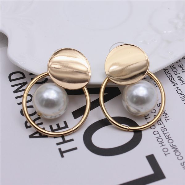 2020 new design fashion brand jewelry curved copper earrings big beads golden simple stud earring round earring for women, Golden;silver
2020 new design fashion brand jewelry curved copper earrings big beads golden simple stud earring round earring for women, Golden;silver