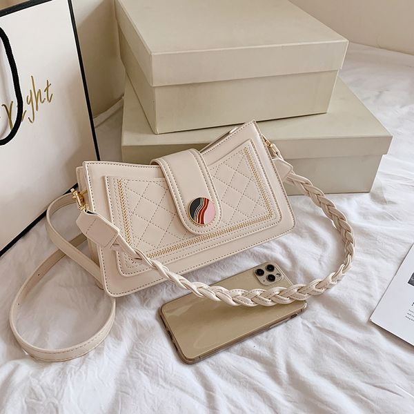 fashion new handbags pu leather women bag small incense wind chain lozenge shoulder bag lock stereotypes lattice
fashion new handbags pu leather women bag small incense wind chain lozenge shoulder bag lock stereotypes lattice