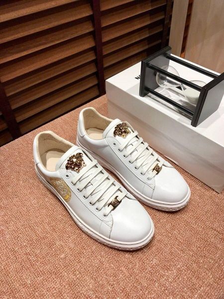 2020l fashion men's running shoes luxury casual shoes breathable leather classic sneakers low party shoes, size: 38-45, Black
2020l fashion men's running shoes luxury casual shoes breathable leather classic sneakers low party shoes, size: 38-45, Black