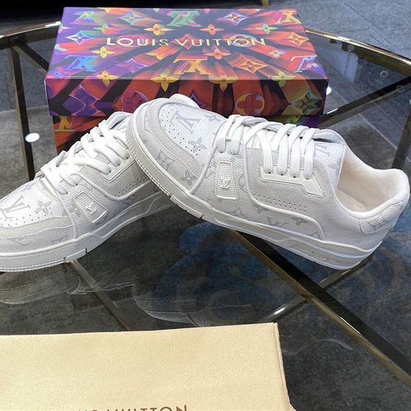 017 the high-quality men's casual sports shoes and outdoor casual shoes of the new brand designer, the original box size is 38-45, Black
017 the high-quality men's casual sports shoes and outdoor casual shoes of the new brand designer, the original box size is 38-45, Black