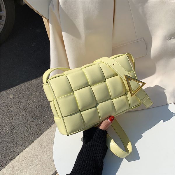 padding quilted women's messenger bag 2020 weave tide luxury designer brand new shoulder crossbody bag fashion women handbag
padding quilted women's messenger bag 2020 weave tide luxury designer brand new shoulder crossbody bag fashion women handbag