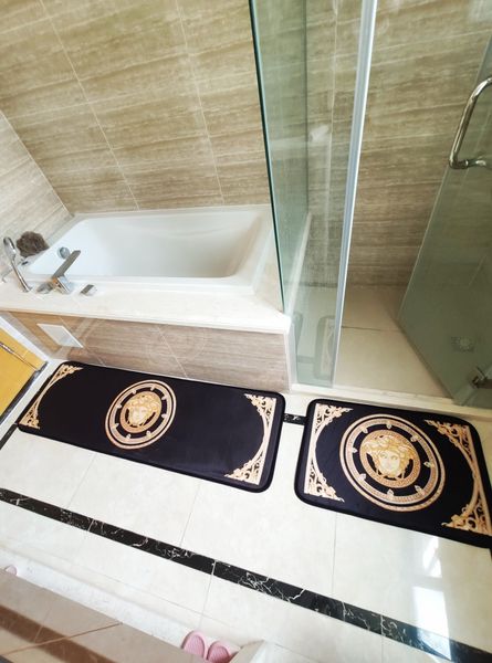 2020 v carpet rugs black bathroom sets tapetes luxury designer floor mats living room home decoration golden kitchen designer carpet
2020 v carpet rugs black bathroom sets tapetes luxury designer floor mats living room home decoration golden kitchen designer carpet