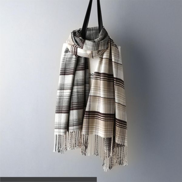 2019 new scarf female european and american autumn and winter double color classic grid tassel warm student whip, Blue;gray
2019 new scarf female european and american autumn and winter double color classic grid tassel warm student whip, Blue;gray