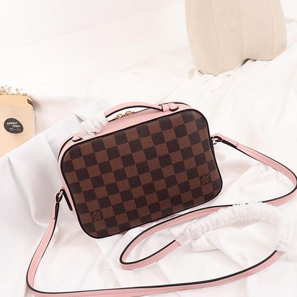 new arrival womens luxury designer totes bags lady trend zipper plaid handbags leather simple style fashion sac bandouli ère crossbody bags
new arrival womens luxury designer totes bags lady trend zipper plaid handbags leather simple style fashion sac bandouli ère crossbody bags