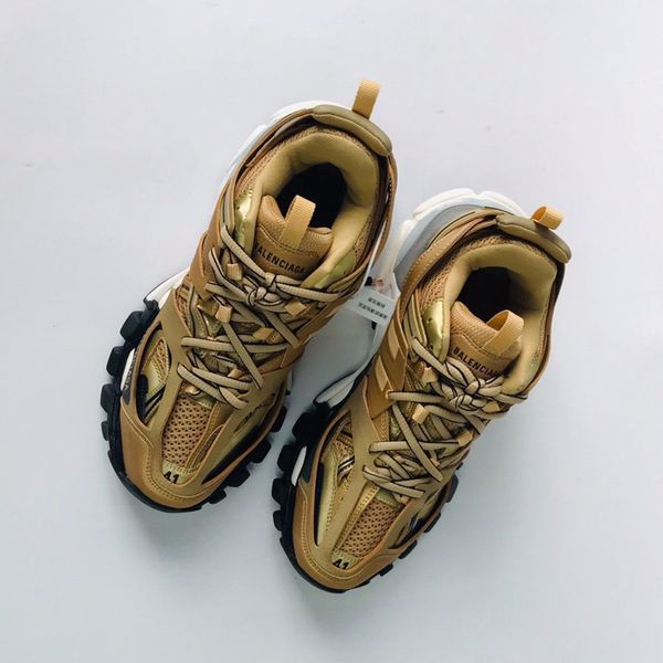 2020hp designer to create casual and comfortable all-match sports shoes, travel shoes outsole non-slip design with original box delivery, Black
2020hp designer to create casual and comfortable all-match sports shoes, travel shoes outsole non-slip design with original box delivery, Black