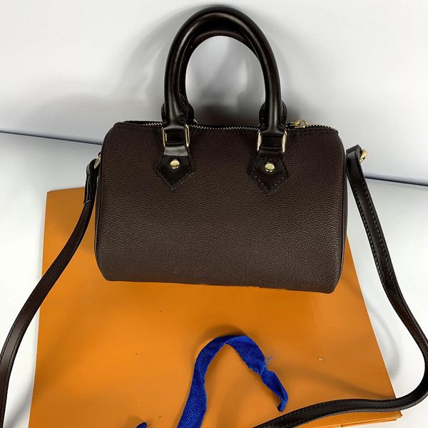women travel duffle bags totes clutch bag pu leather handbag fashion lady handbags purses 30cm crossbody bags
women travel duffle bags totes clutch bag pu leather handbag fashion lady handbags purses 30cm crossbody bags