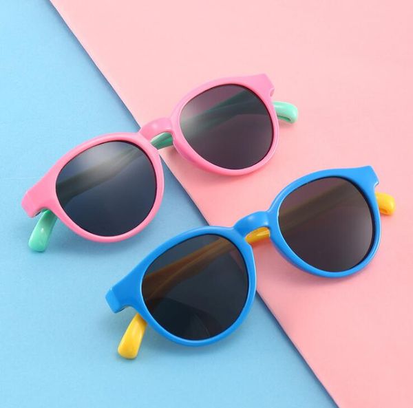 boy girl new silicone sunglasses children polarized sunglasses fashion cartoon anti-uv, White;black
boy girl new silicone sunglasses children polarized sunglasses fashion cartoon anti-uv, White;black