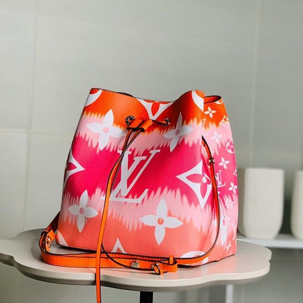women leather bucket bag bolsa de hombro fashion drawstring shoulder bags simple style ladies crossbody bags with origin box
women leather bucket bag bolsa de hombro fashion drawstring shoulder bags simple style ladies crossbody bags with origin box