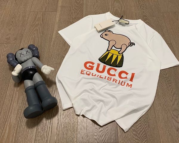 20ss новый роскошный бренд gc дизайнер свинья вышивка tee дышащий короткий рукав тенниска мужчины женщины повседневная открытый streetwear t, Black;green
20ss новый роскошный бренд gc дизайнер свинья вышивка tee дышащий короткий рукав тенниска мужчины женщины повседневная открытый streetwear t, Black;green