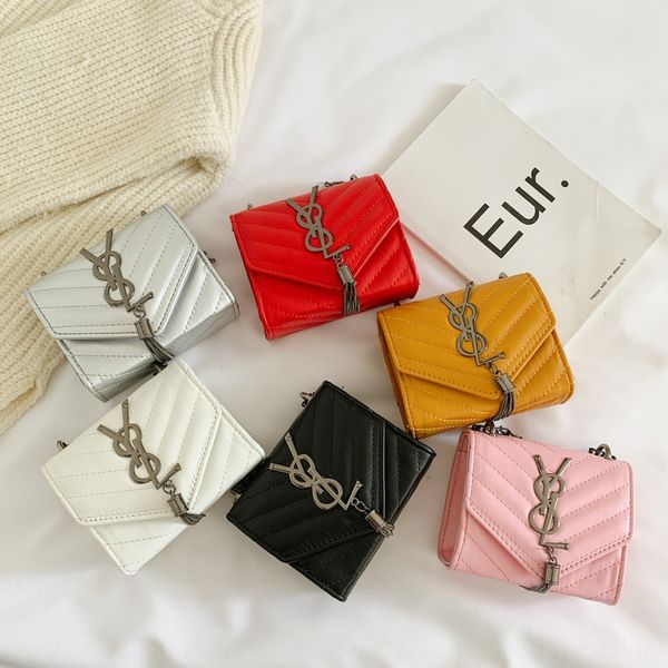 korean winter new pu sewing thread single shoulder children's cartoon cute baby small change satchel satchel decorative bag
korean winter new pu sewing thread single shoulder children's cartoon cute baby small change satchel satchel decorative bag
