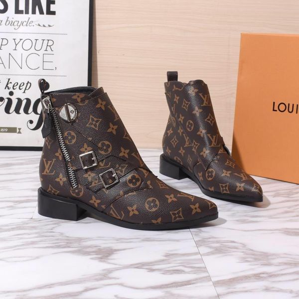 new5 ladies casual boots fashion wild women's boots business work women's shoes original box packaging fast delivery, Black
new5 ladies casual boots fashion wild women's boots business work women's shoes original box packaging fast delivery, Black