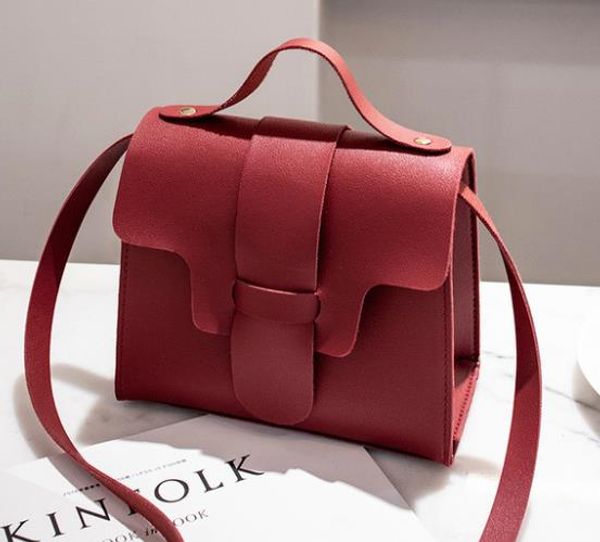 designer handbag women 2020 new portable messenger bag stall trend drawstring small square bag
designer handbag women 2020 new portable messenger bag stall trend drawstring small square bag