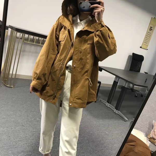 20 spring new windbreaker windbreaker korean style simple design large pocket loose mid-length hooded trench coat women 1297, Tan;black
20 spring new windbreaker windbreaker korean style simple design large pocket loose mid-length hooded trench coat women 1297, Tan;black