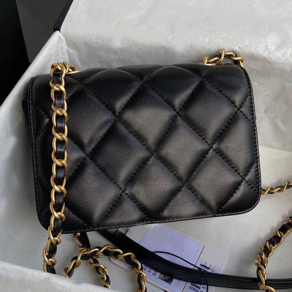 2020 new diamond small fragrance crystal diamond decoration fashion versatile one-shoulder cross-body mini chain small square bag
2020 new diamond small fragrance crystal diamond decoration fashion versatile one-shoulder cross-body mini chain small square bag