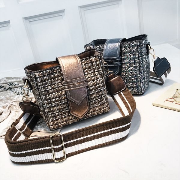 ins super fire small small bag women's new korean style fashionable portable all-match shoulder slanting bucket women's bag, White
ins super fire small small bag women's new korean style fashionable portable all-match shoulder slanting bucket women's bag, White