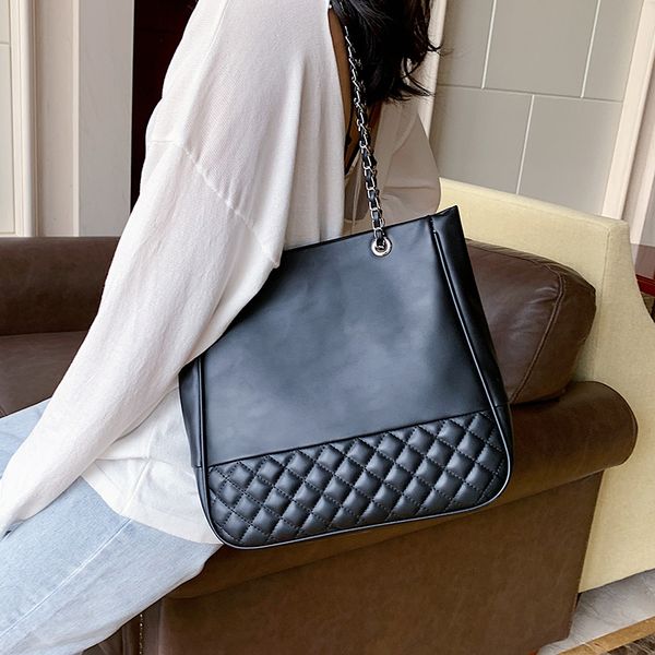 women chain handbags shoulder bags fashion designer ladies pu leather messenger bags casual large capacity tote bag
women chain handbags shoulder bags fashion designer ladies pu leather messenger bags casual large capacity tote bag