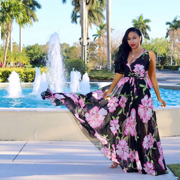 ten colors european and american fashion casual women's dress deep v sleeveless breathable chiffon elegant printed beach skirt, Blue
ten colors european and american fashion casual women's dress deep v sleeveless breathable chiffon elegant printed beach skirt, Blue