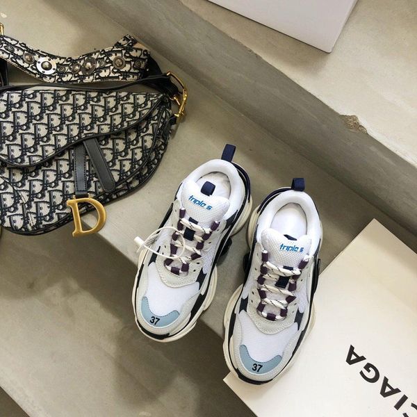 2020 mens designer shoes running sneakers monogram flowers rubber outsole casual sneakers mens jogging shoelaces original box packaging, Black
2020 mens designer shoes running sneakers monogram flowers rubber outsole casual sneakers mens jogging shoelaces original box packaging, Black