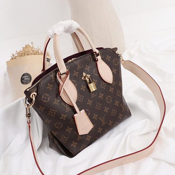 2020 new arrival womens retro leather crossbody bag handle totes messenger bags womens luxury designer bag handbags ladies crossbody bag
2020 new arrival womens retro leather crossbody bag handle totes messenger bags womens luxury designer bag handbags ladies crossbody bag