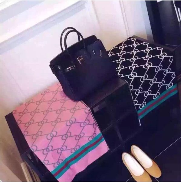 2020fashionable sells female scarf shawl warm luxurious female autumn winter scarf is the good collocation of air conditioning room, Blue;gray
2020fashionable sells female scarf shawl warm luxurious female autumn winter scarf is the good collocation of air conditioning room, Blue;gray