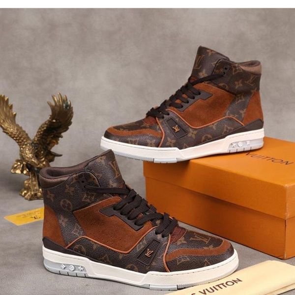 100 men's designer casual sports shoes, luxury trendy travel casual shoes, sports shoes. fast delivery in original box packaging, Black
100 men's designer casual sports shoes, luxury trendy travel casual shoes, sports shoes. fast delivery in original box packaging, Black