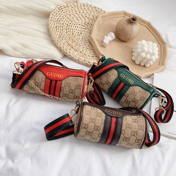 children's 2019 wint new lett presbyopic tong bao er tong bao cylindrical baby chain messenger bag girl decoration bag
children's 2019 wint new lett presbyopic tong bao er tong bao cylindrical baby chain messenger bag girl decoration bag