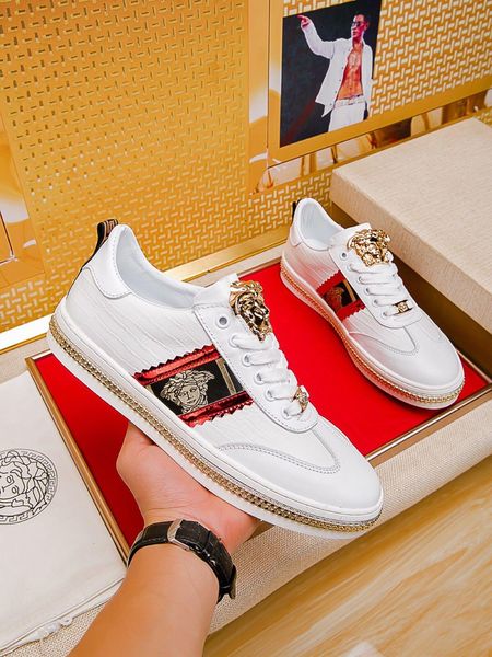 2020o young luxury design printed embroidery stitching men's low-lace-up casual shoes, high-quality fashionable wild sports shoes, Black
2020o young luxury design printed embroidery stitching men's low-lace-up casual shoes, high-quality fashionable wild sports shoes, Black