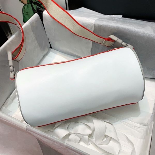 new women's one-shoulder bag 7a high-end custom quality trend fashion style detachable long shoulder strap
new women's one-shoulder bag 7a high-end custom quality trend fashion style detachable long shoulder strap
