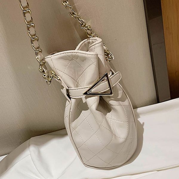 роскошные цепи кожа pu ковш сумки элегантный сплошной цвет crossbody сумка женщины путешествия плечо сумка малый ковш 
роскошные цепи кожа pu ковш сумки элегантный сплошной цвет crossbody сумка женщины путешествия плечо сумка малый ковш