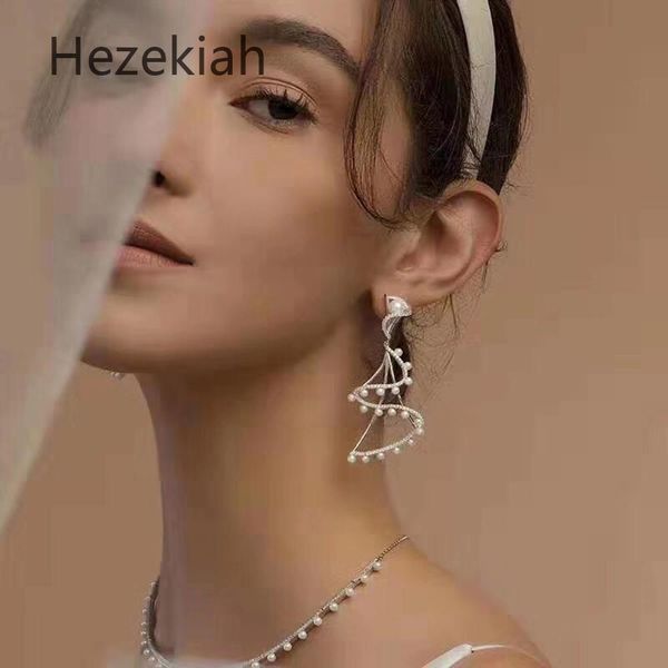 езекия s925 серебряная игла серьги невесты свадебное платье серьги темперамент и моды жемчужные серьги знаменитости, Golden
езекия s925 серебряная игла серьги невесты свадебное платье серьги темперамент и моды жемчужные серьги знаменитости, Golden