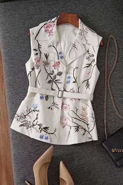 early spring 2020 european and american new women's suit collar embroidery pattern buckle waistband sleeveless jacket, White
early spring 2020 european and american new women's suit collar embroidery pattern buckle waistband sleeveless jacket, White