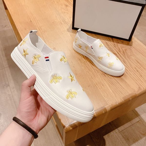 2020 new fashion black white bee green red stripes embroidery mens casual ace shoes ladies outdoor sneakers shoes
2020 new fashion black white bee green red stripes embroidery mens casual ace shoes ladies outdoor sneakers shoes