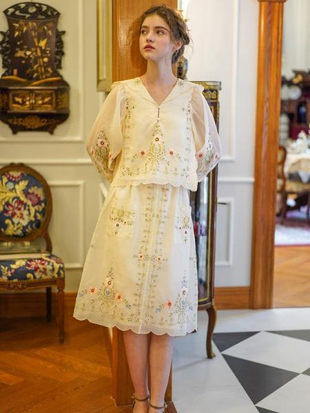autumn women summer vintage elegant mori girls ladies retro limited edition antique exquisite handmade embroidery short skirt, Black
autumn women summer vintage elegant mori girls ladies retro limited edition antique exquisite handmade embroidery short skirt, Black