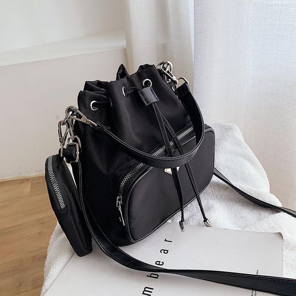 2020 designer bag fashion bucket shoulder bag women drawstring crossbody bag female messenger bags ladies nylon handbag
2020 designer bag fashion bucket shoulder bag women drawstring crossbody bag female messenger bags ladies nylon handbag