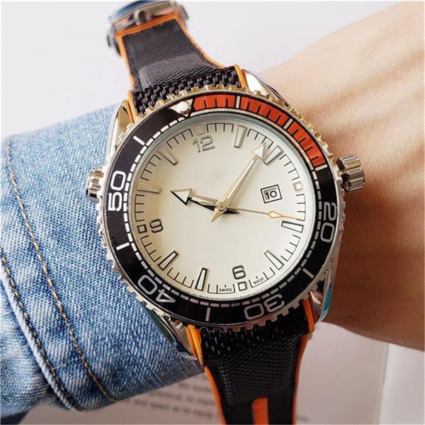 2020 women men fashion luxe wristwatches silicone strap stainless steel black high-end men male casual sports watches 03, Slivery;brown
2020 women men fashion luxe wristwatches silicone strap stainless steel black high-end men male casual sports watches 03, Slivery;brown