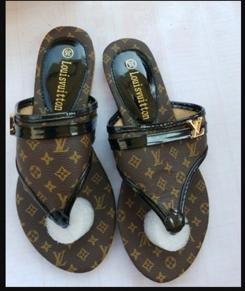luxury designer women slippers gg open toe summer slip on flat slides beach thong v shoes female flip flops fashion sandals channel, Blue;gray
luxury designer women slippers gg open toe summer slip on flat slides beach thong v shoes female flip flops fashion sandals channel, Blue;gray