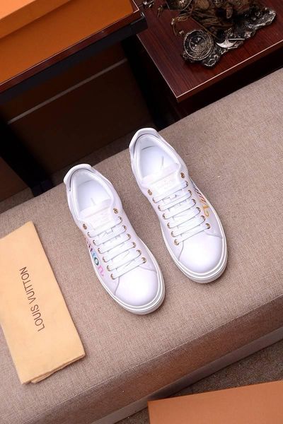 2020 limited custom leather thick-bottom embroidered low-casual men's tide shoes, fashionable lace up sneakers, size: 38-451, Black
2020 limited custom leather thick-bottom embroidered low-casual men's tide shoes, fashionable lace up sneakers, size: 38-451, Black