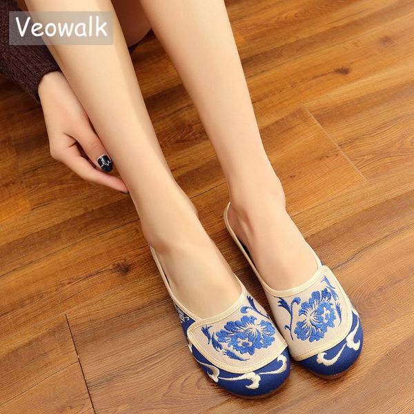veowalk handmade summer cotton fabric shoes women old peking slippers chinese blue and white embroidery slipprs plus size 34-41, Black
veowalk handmade summer cotton fabric shoes women old peking slippers chinese blue and white embroidery slipprs plus size 34-41, Black