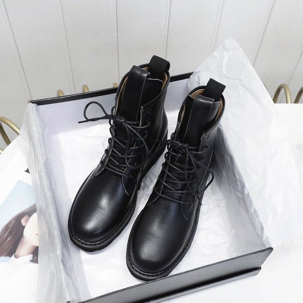 2020n high-end custom ladies wild boots high heels winter thick with martin boots british style new single boots, size: 36-40
2020n high-end custom ladies wild boots high heels winter thick with martin boots british style new single boots, size: 36-40