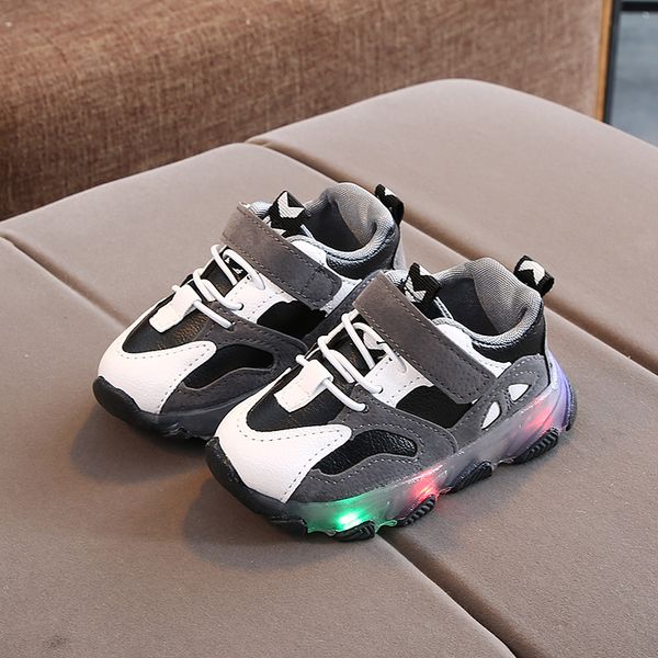 child sport shoes spring luminous fashion breathable kids boys net shoes girls anti-slippery sneakers with light running
child sport shoes spring luminous fashion breathable kids boys net shoes girls anti-slippery sneakers with light running