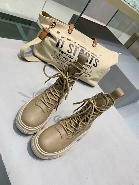 2020d autumn and winter new belt buckle chain locomotive platform martin boots female leather thick with lace boots women
2020d autumn and winter new belt buckle chain locomotive platform martin boots female leather thick with lace boots women