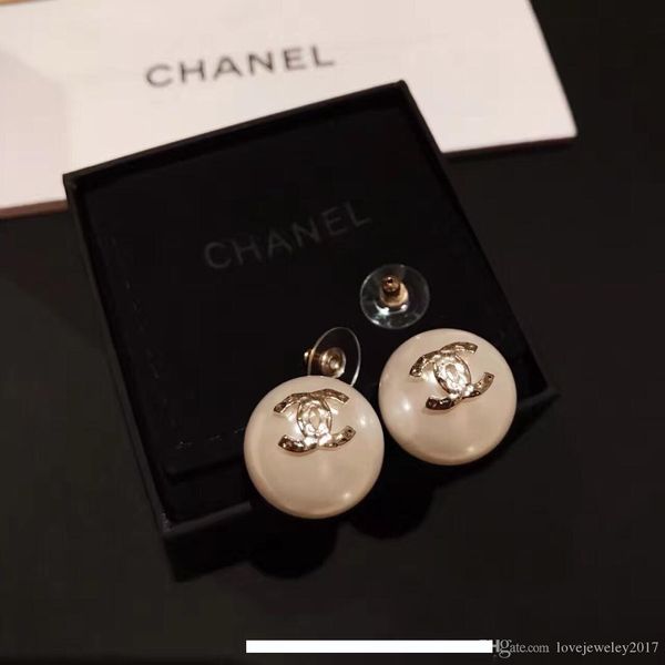 luxury designer jewelry women earrings single pearl stud earrings high-end elagant round stud for girl gift fashion style, Golden;silver
luxury designer jewelry women earrings single pearl stud earrings high-end elagant round stud for girl gift fashion style, Golden;silver