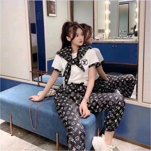 2020 summer new short sleeve + pants two sets of fashion trend outdoor leisure sports relaxed comfortable, give scarf, White
2020 summer new short sleeve + pants two sets of fashion trend outdoor leisure sports relaxed comfortable, give scarf, White