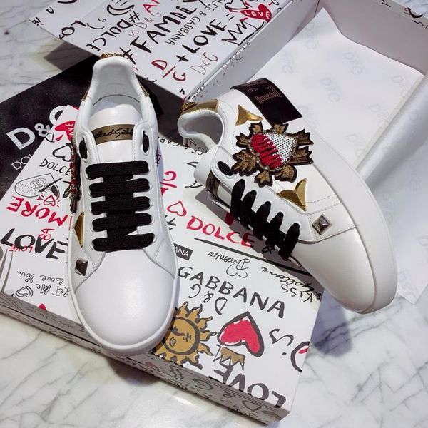 2020w new genuine leather party casual shoes outdoor men and women sports shoes fashion trend graffiti wild couple shoes, size 35-45, Black
2020w new genuine leather party casual shoes outdoor men and women sports shoes fashion trend graffiti wild couple shoes, size 35-45, Black