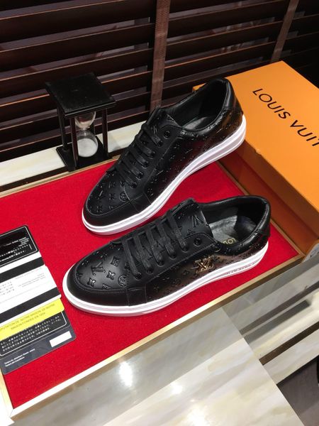 2020-2019w limited edition leather men's casual shoes, fashion wild sports shoes, original packaging shoe box, size: 38-44
2020-2019w limited edition leather men's casual shoes, fashion wild sports shoes, original packaging shoe box, size: 38-44