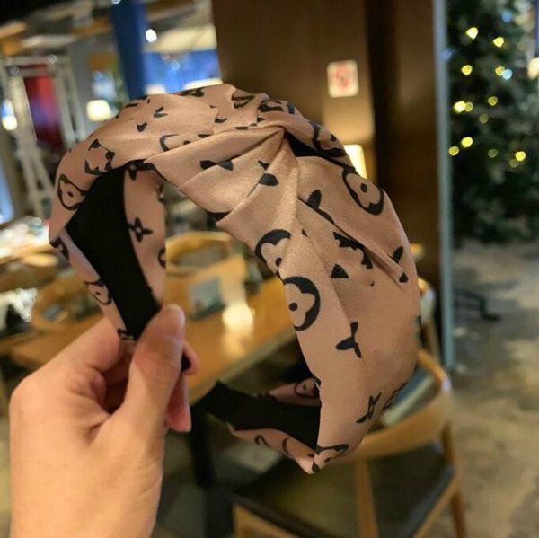 fashion knotted hairbands for women's headwear korean style printed wide brim hair hoop headband apparel hair accessories, Silver
fashion knotted hairbands for women's headwear korean style printed wide brim hair hoop headband apparel hair accessories, Silver