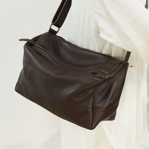 johnature 2020 new retro first layer cow leather women bag leisure solid color shoulder bags large capacity female messenger bag
johnature 2020 new retro first layer cow leather women bag leisure solid color shoulder bags large capacity female messenger bag